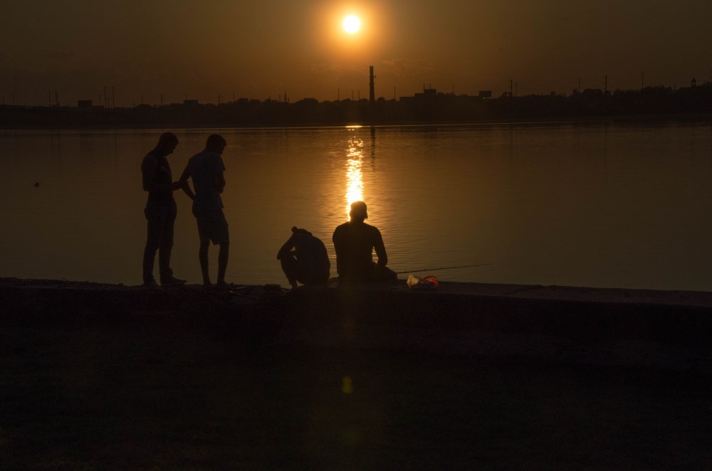 friends on the Delaware retaining wall, in color