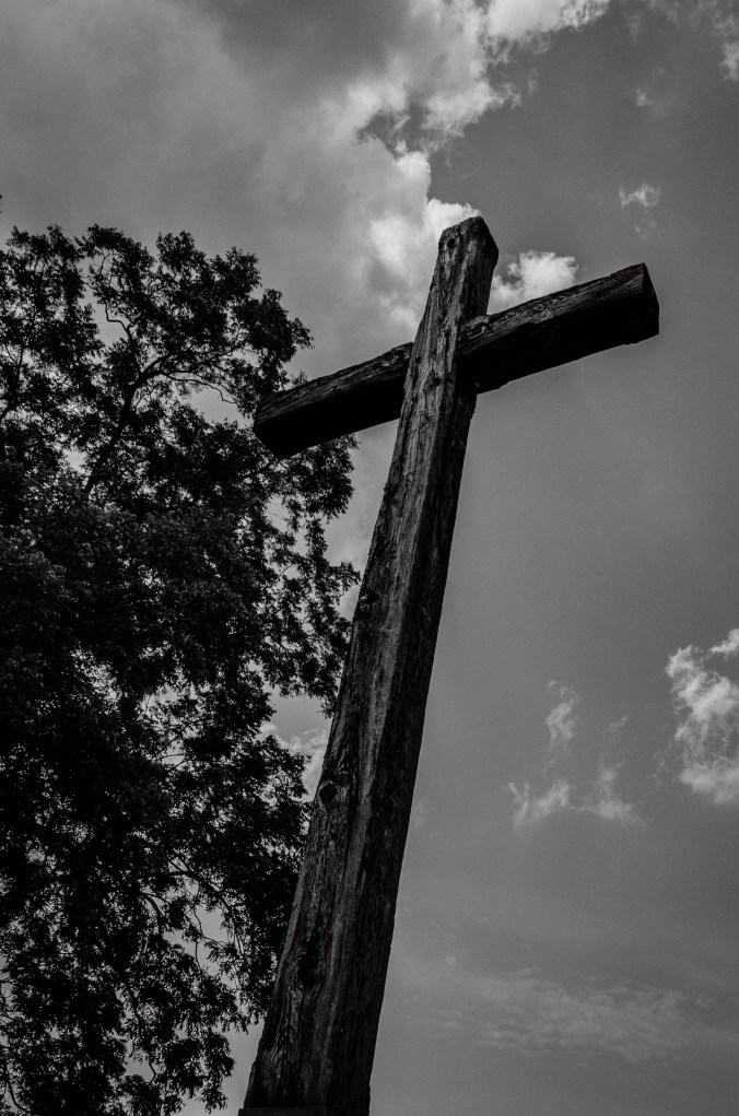 Black and White photo of a memorial on Jamestown Island