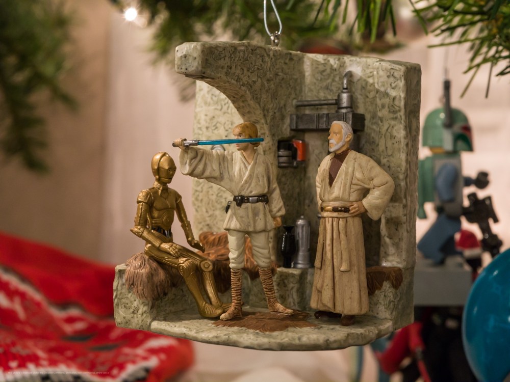 Star Wars Ornament, Ben Kenobi gives Luke the lightsaber